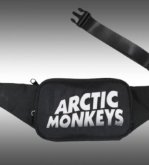 Текстилна черна чанта за кръста Arctic Monkeys със сребристо лого и регулируема дръжка