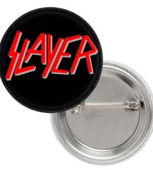 Значка на Slayer с надписа в червено