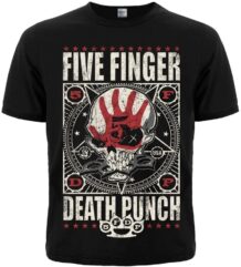 Лице на черна метъл тениска Five Finger Death Punch с голяма щампа на череп и червен отпечатък.