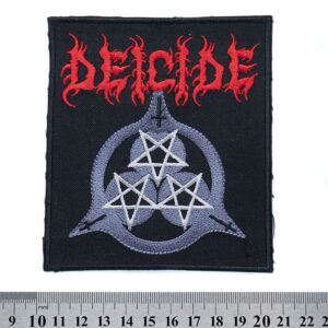 Метъл нашивка Deicide Logo с червена бродерия и сиви пентаграми