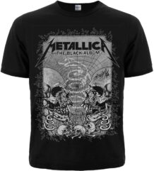 Лице на черна рок тениска Metallica The Black Album с графики на черепи и змия