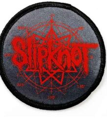 Метъл нашивка Slipknot Logo & Nonagram с червен принт върху тъмносив фон