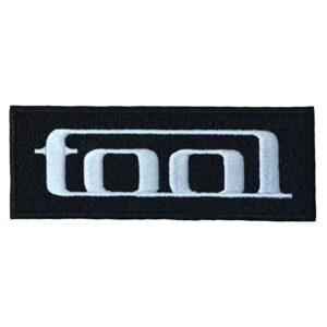 Правоъгълна метъл нашивка на TOOL с бяло лого 10,000 Days на черен фон