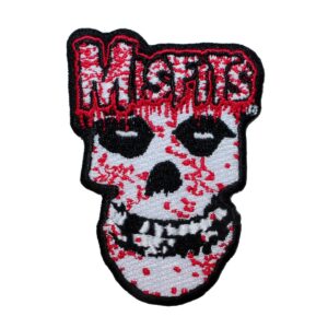 Бродирана пънк нашивка Misfits с бял череп и червено лого
