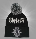 Зимна мъжка шапка Slipknot с черно-сив помпон и бяло лого