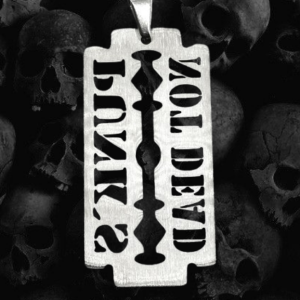 Стоманен медальон ножче Punk's Not Dead - Hover Image