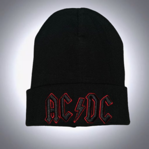 Черна зимна мъжка шапка с червена бродерия на AC/DC