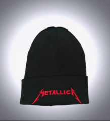 Мъжка зимна шапка Metallica в черен цвят с червено бродирано лого