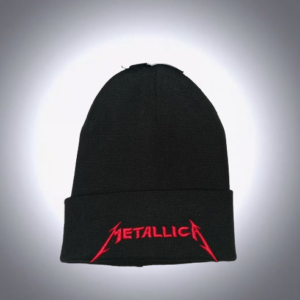 Мъжка зимна шапка Metallica в черен цвят с червено бродирано лого
