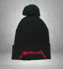 Черна зимна мъжка шапка Metallica с червен бродиран надпис и помпон