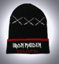 Мъжка зимна шапка Iron Maiden Senjutsu в черно с червен кант и мечове