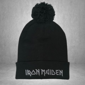 Мъжка зимна шапка Iron Maiden в черно със сиво 3D лого и помпон