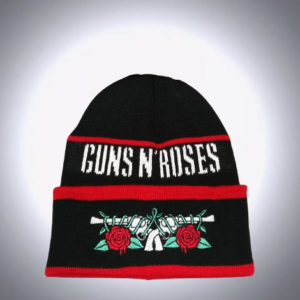 Черна зимна мъжка шапка Guns N' Roses с бродирани пистолети и рози