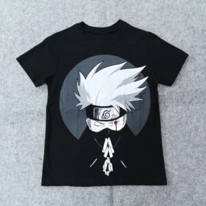 Лице на черна детска аниме тениска naruto с голям принт на Какаши Хатаке