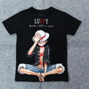 Лице на черна детска аниме тениска one piece с цветен принт на Монки Д. Луфи