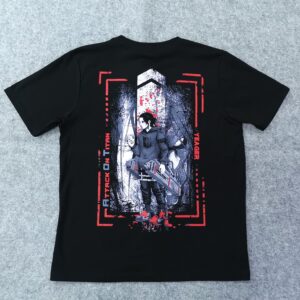 Гръб на черна тениска Attack on Titan с голям принт на Ерен Йегер