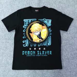 Лице на черна аниме тениска demon slayer с неонов синьо-жълт принт на Зеницу