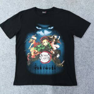 Предна част на черна тениска Demon Slayer с цветна щампа на Танджиро и неговите приятели