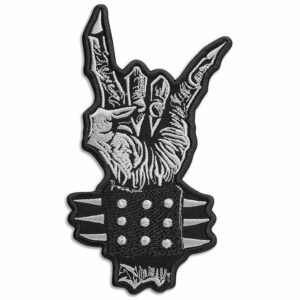 Бродирана метъл нашивка с Heavy Metal знак и шипове
