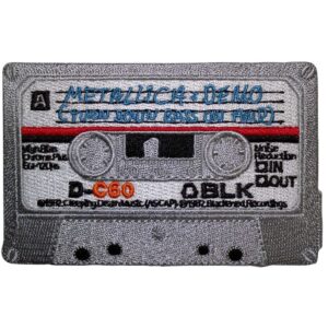 Официална лицензирана нашивка на Metallica с дизайн на аудио касета No Life 'Til Leather