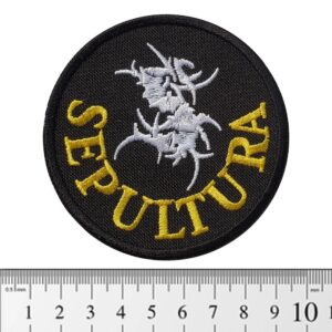 Кръгла метъл нашивка Sepultura Logo с жълти и бели конци