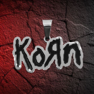 висулка от стомана Korn с черен лого надпис