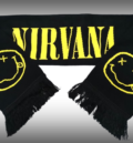 Черен зимен шал Nirvana с жълт надпис, жълти смайлита и черни ресни