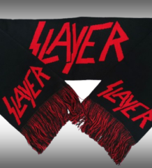 Черен зимен шал Slayer с червен надпис, бели графични лога и червено-черни ресни