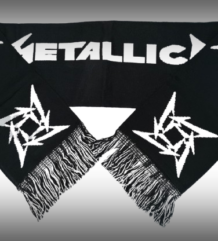 Черен зимен шал Metallica с бял надпис, лога нинджа звезда и ресни