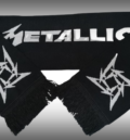Черен зимен шал на Metallica със сив надпис и лога нинджа звезда