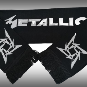Черен зимен шал на Metallica със сив надпис и лога нинджа звезда