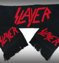 Черен зимен шал Slayer с червен надпис, бели графични лога и черни ресни