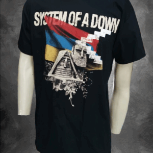 Черна тениска System Of A Down с пикселизиран череп, арменско знаме и надпис "Protect The Land"