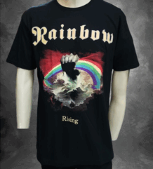 Черна тениска Rainbow с обложката на албума "Rising" - издигащ се юмрук с дъга на фона на небе.