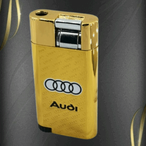 Златна запалка с логото на Audi.