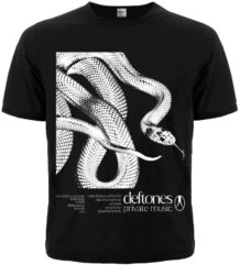 Предна страна на черна рок тениска Deftones Private Music с голяма бяла щампа на змия
