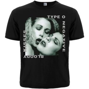 Предна част на черна метъл тениска Type O Negative с обложката на албума Bloody Kisses