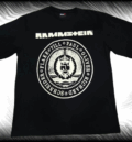 Предна част на черна oversize метъл тениска Rammstein с бял герб и имена на членовете