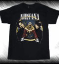 Черна тениска с щампа на членовете на групата Nirvana.
