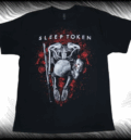 Черна тениска с арт щампа на скелет, държащ светещо сърце, с логото на Sleep Token.